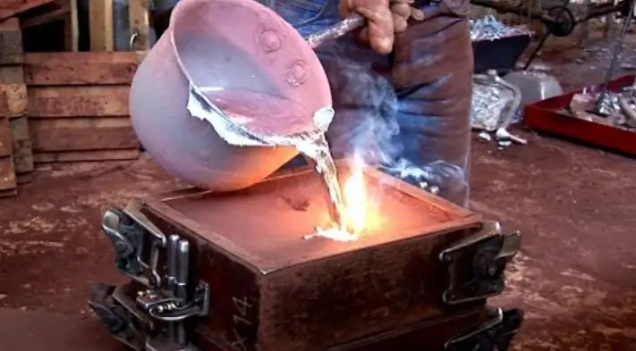 모래 주형을 사용한 알루미늄 주조 공정