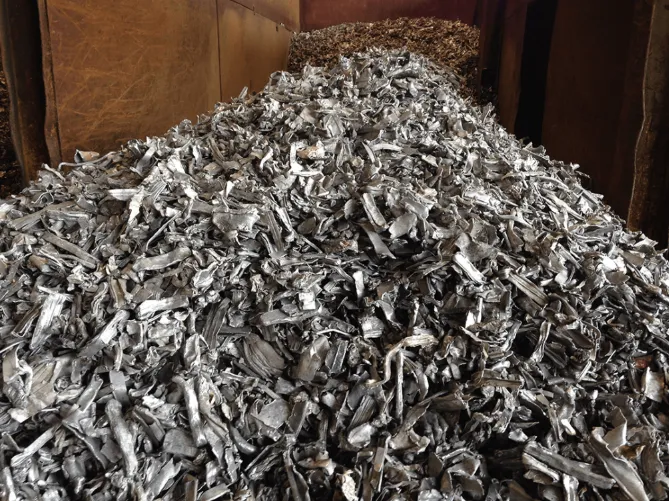 Redução de escórias de alumínio fundido